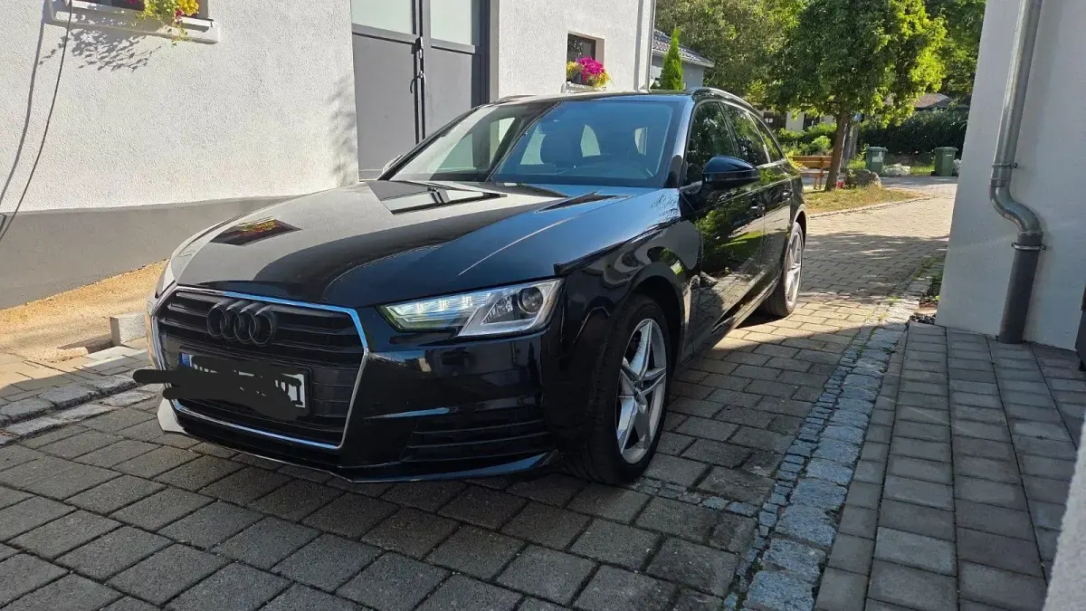 Gebraucht Audi A4 Sport 190 PS (139 kW) 2019 Schwarz Limousine
