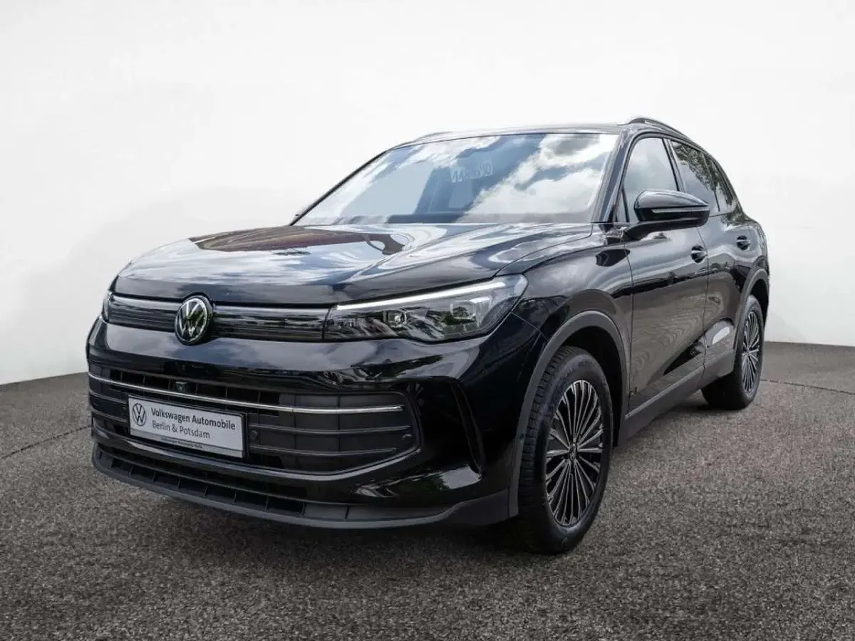 Second-hand VW Tiguan Goal 150 CP (110 kW) 2025 Negru SUV