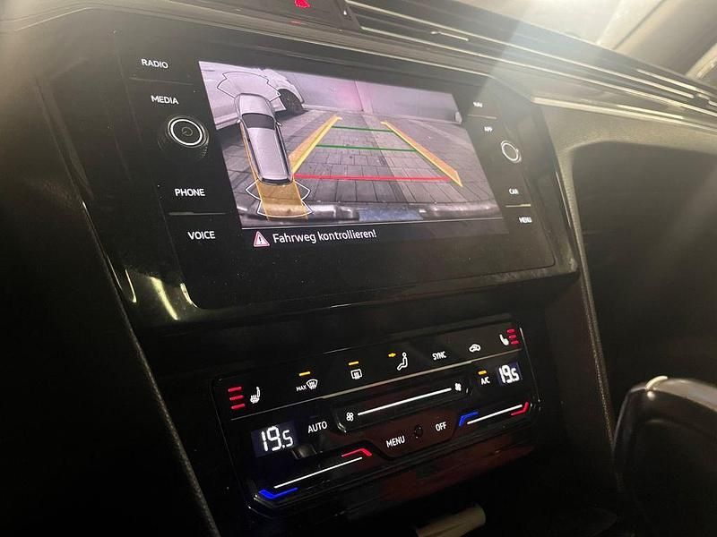 Gebraucht VW Passat R-line 200 PS (147 kW) 2021 Schwarz Kombi