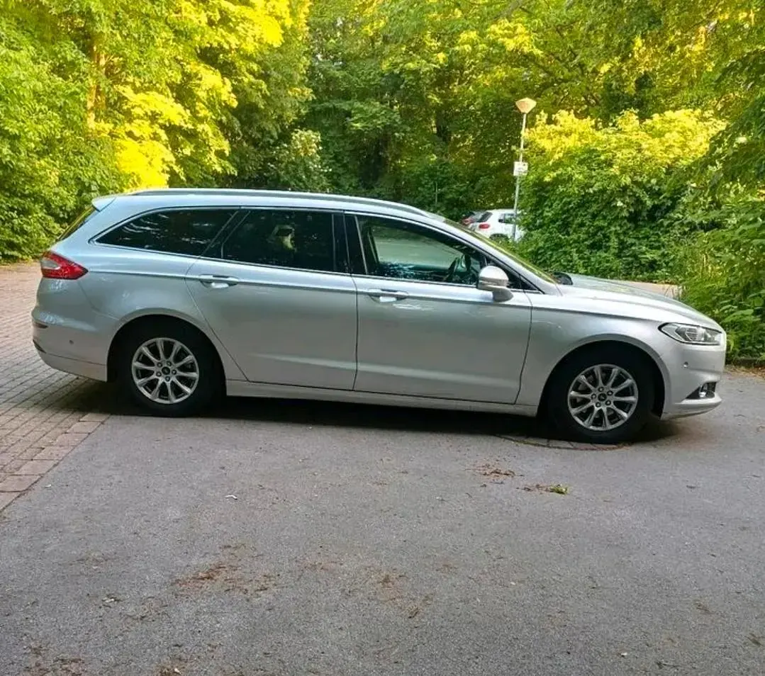 Gebraucht Ford Mondeo 150 PS (110 kW) 2015 Silber Kombi