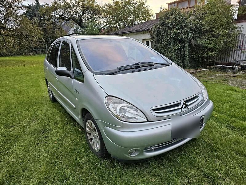 Grau Gebraucht 2004 Citroën Xsara Kleinwagen | 2.499 € - Bild 1/4