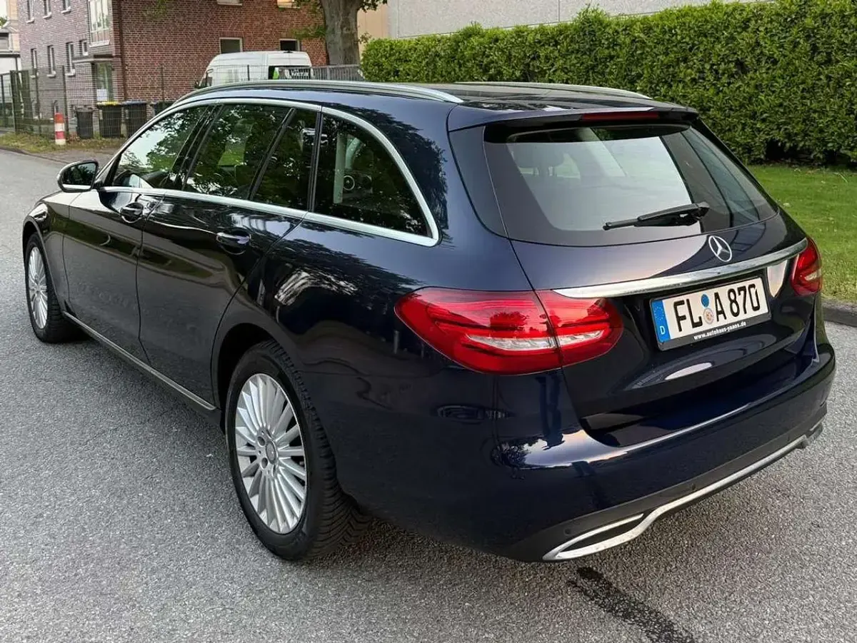 Gebraucht Mercedes C220 Exclusive 170 PS (125 kW) 2014 Blau Kombi