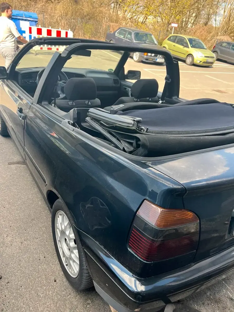 Gebraucht VW Golf Cabriolet 90 PS (66 kW) 1997 Schwarz Cabrio