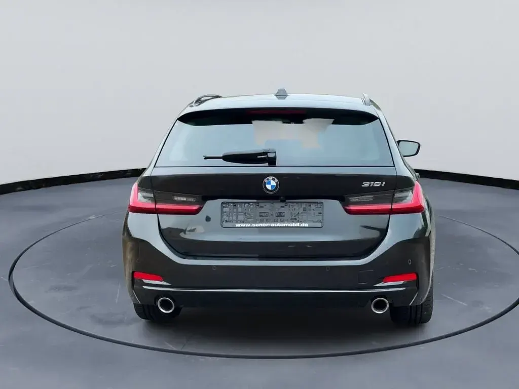 Gebraucht BMW 318 156 PS (114 kW) 2024 Schwarz Kombi