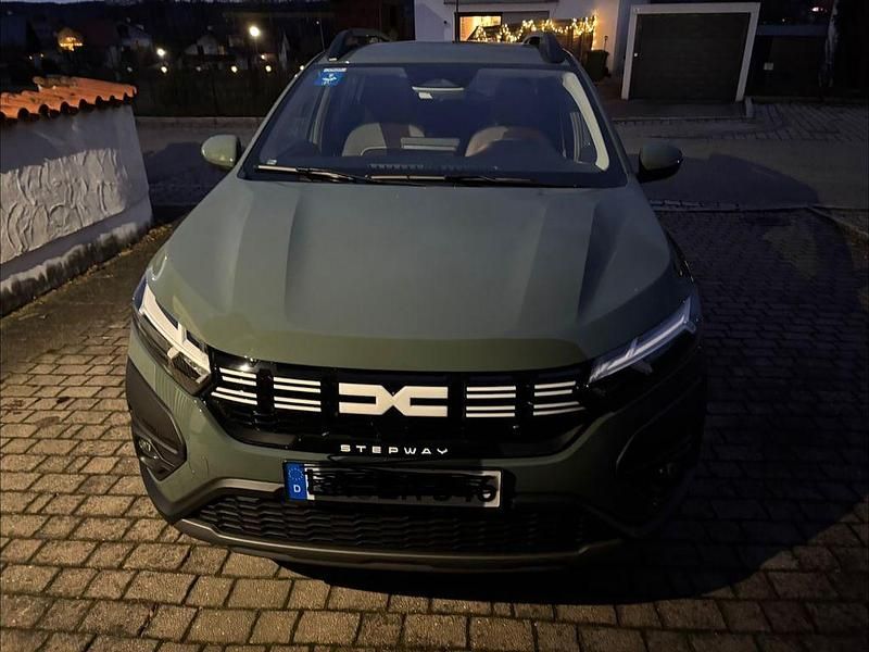 Gebraucht Dacia Sandero Expression 91 PS (66 kW) 2024 Grün Limousine