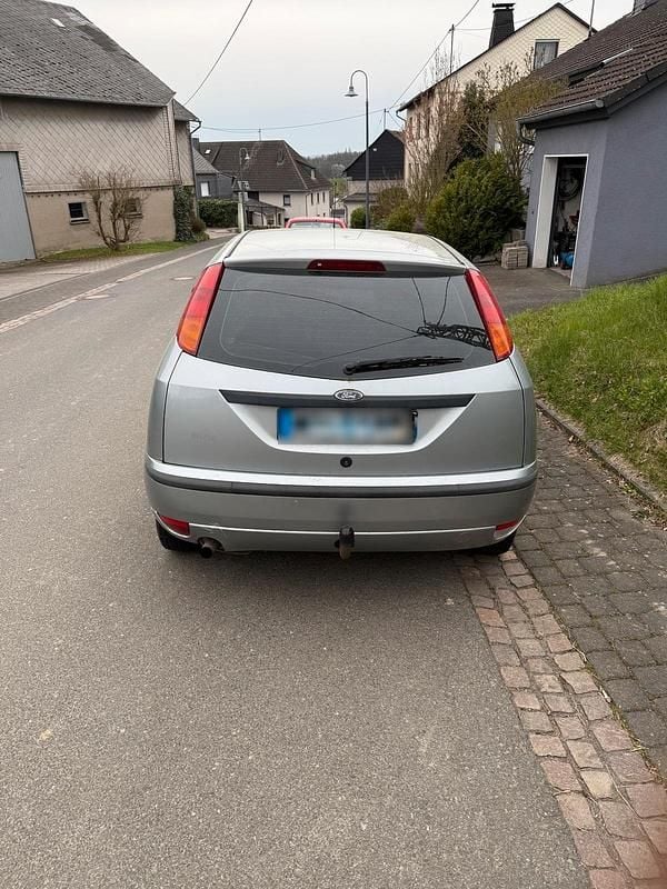 Gebraucht Ford Focus 75 PS (55 kW) 2004 Silber Limousine