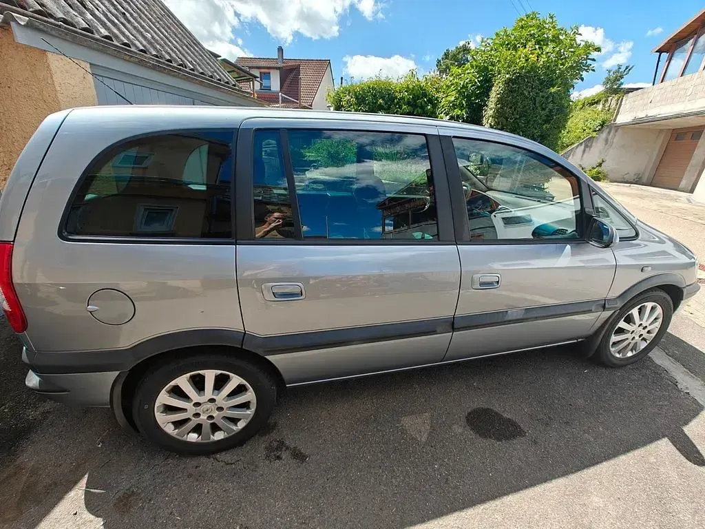 Gebraucht Opel Zafira 147 PS (108 kW) 2003 Silber Van / Kleinbus
