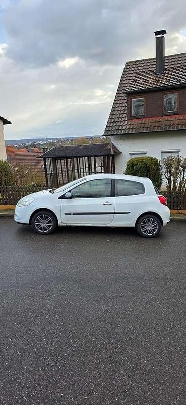 Gebraucht Renault Clio II Expression 75 PS (55 kW) 2011 Limousine