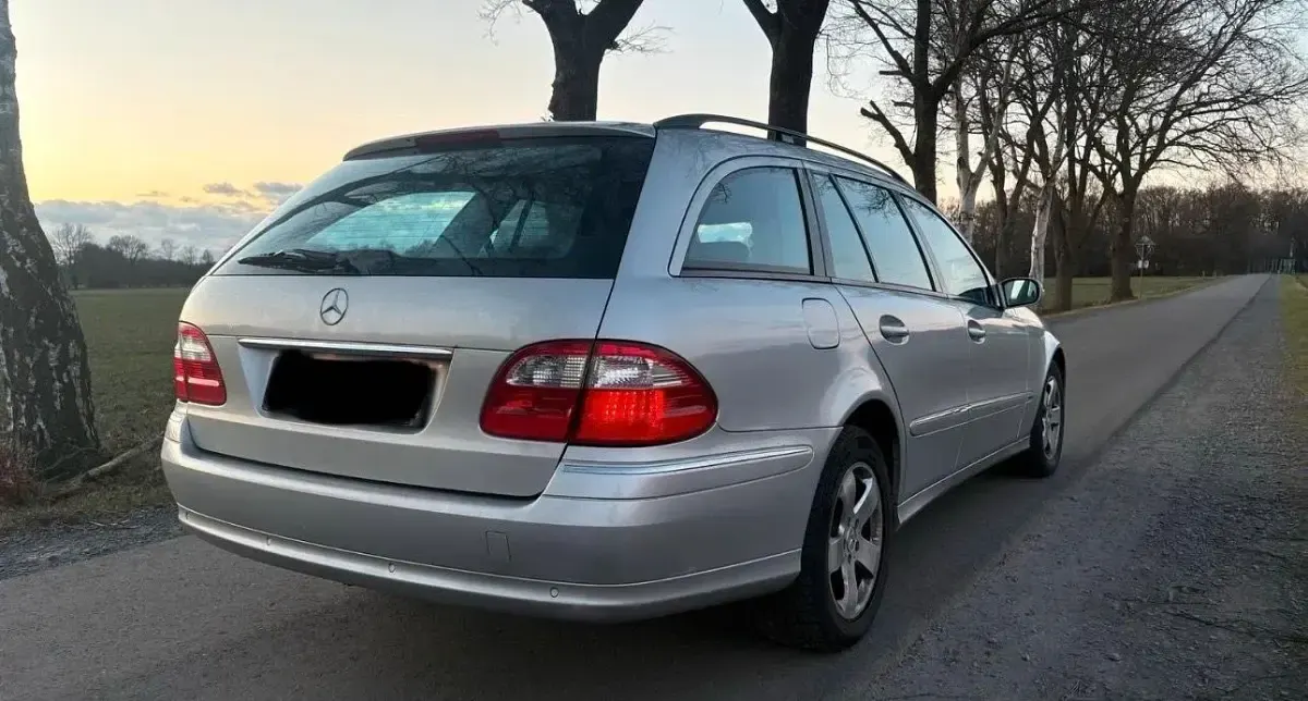 Używany Mercedes E280 177 KM (130 kW) 2004 Szary Kombi