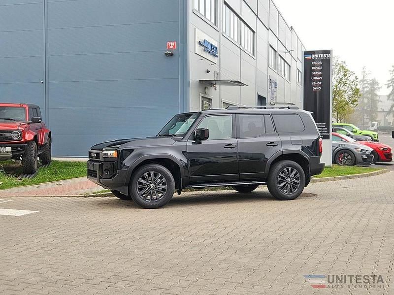 Schwarz Neu 2025 Toyota Land Cruiser SUV | 96.679 € (Superpreis) - Bild 1/4