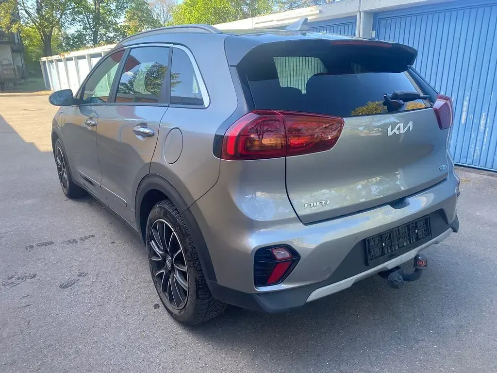 Usata Kia Niro Vision 141 CV (103 kW) 2022 Grigio SUV