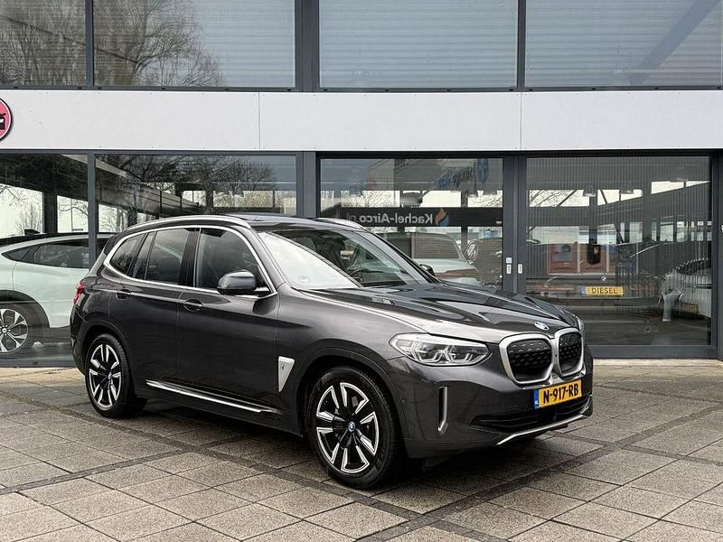 Gebraucht BMW iX3 Executive 210 kW (286 PS) 2021 Grau SUV