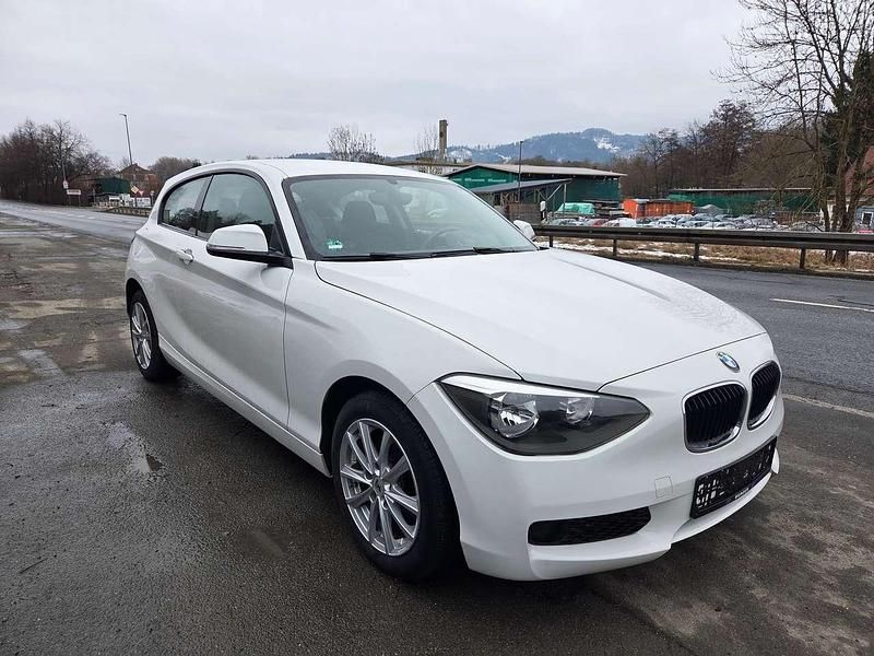 Gebraucht BMW 114 102 PS (75 kW) 2014 Alpinweiss 3 Kleinwagen