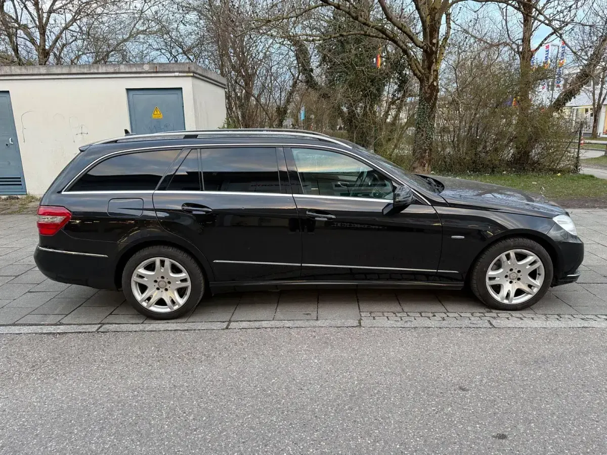 Używany Mercedes E220 Elegance 170 KM (125 kW) 2011 Kombi