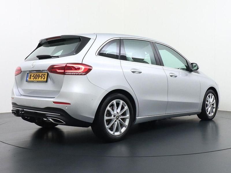 Gebraucht Mercedes B220 190 PS (139 kW) 2019 Grau Van / Kleinbus