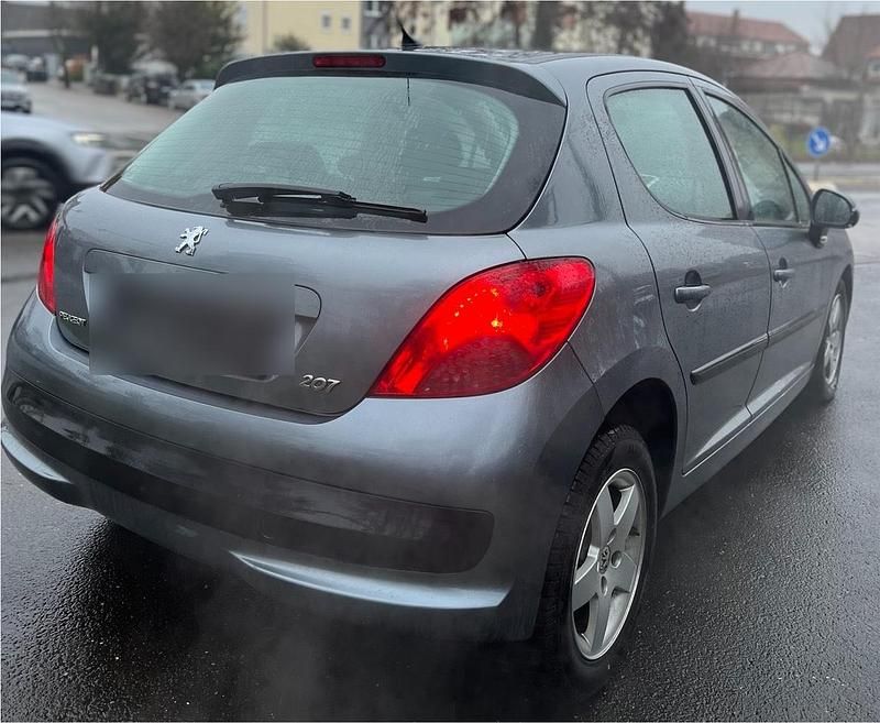 Gebraucht Peugeot 207 95 PS (69 kW) 2009 Grau Kleinwagen