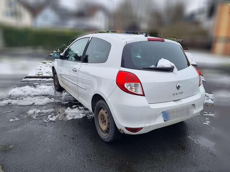 Gebraucht Renault Clio II Dynamique 101 PS (74 kW) 2009 Limousine