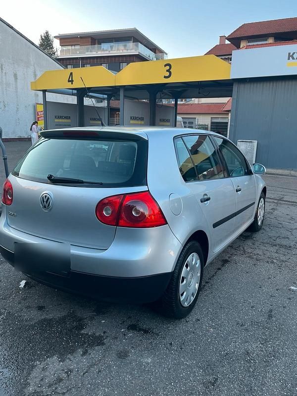 Gebraucht VW Golf V 74 PS (54 kW) 2005 Silber Kleinwagen