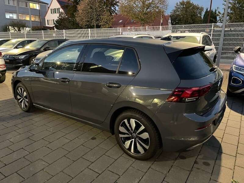 Gebraucht VW Golf VIII Move 150 PS (110 kW) 2023 Grau Limousine