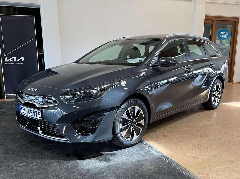 Pentametal Gebraucht 2023 Kia Ceed Sportswagon Spirit Kombi | 33.990 € - Bild 1/4