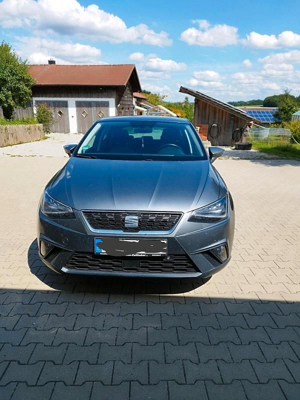 Grau Gebraucht 2018 Seat Ibiza Kleinwagen | 8.800 € (Etwas zu teuer) - Bild 1/4