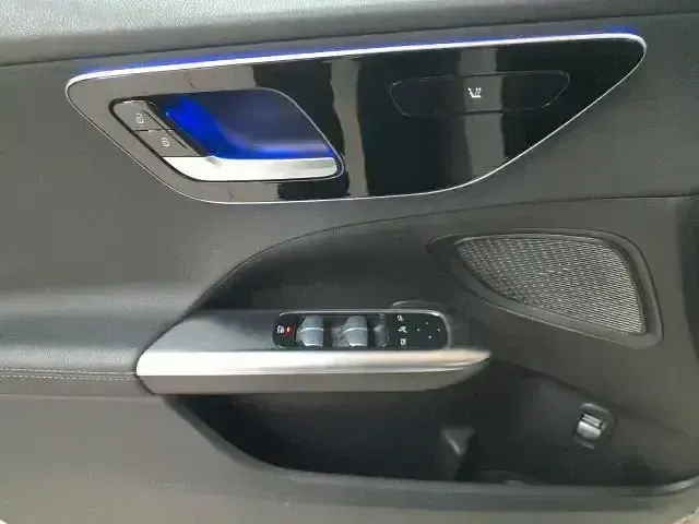 Gebraucht Mercedes C220 220 PS (161 kW) 2023 Weiß Limousine
