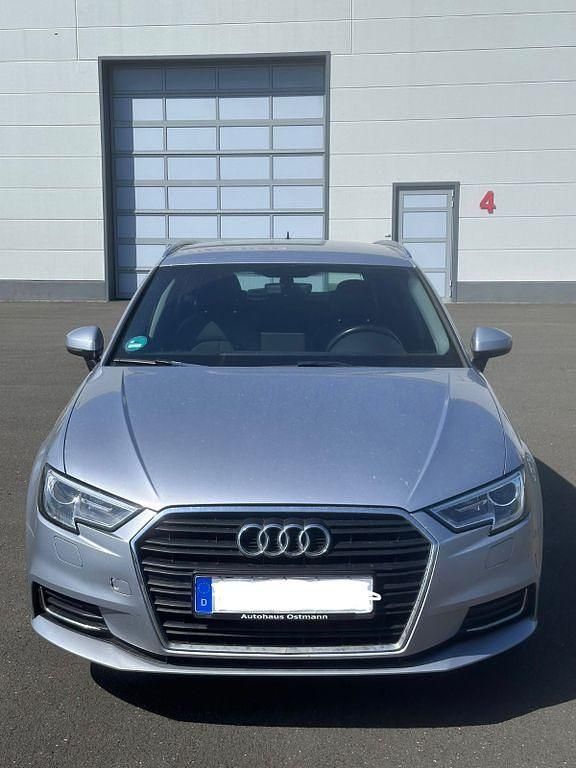 Gebraucht Audi A3 116 PS (85 kW) 2018 Silber Limousine