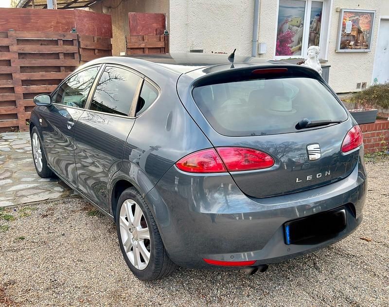 Gebraucht Seat Leon 125 PS (91 kW) 2008 Grau Kleinwagen