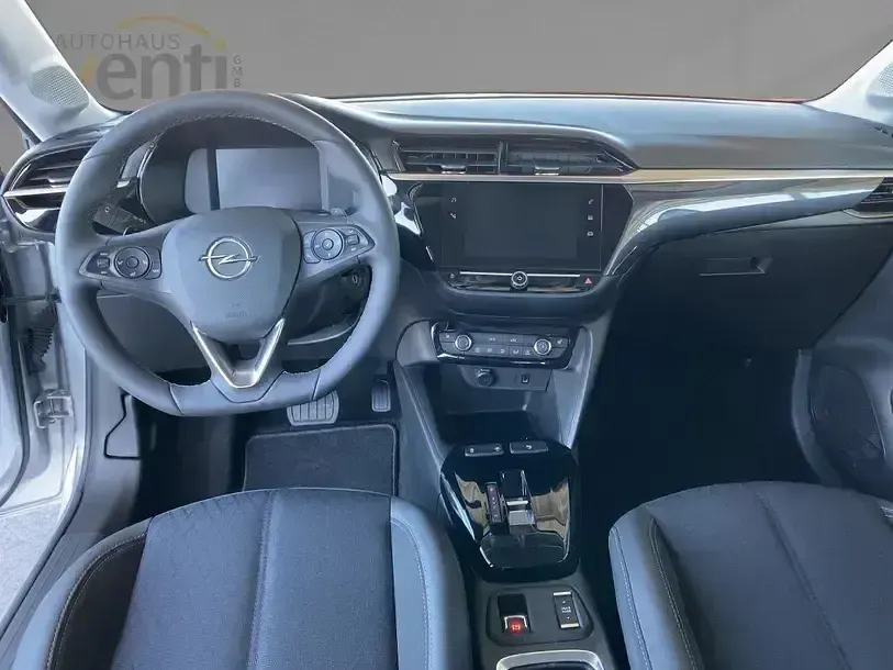Używany Opel Corsa Elegance 101 KM (74 kW) 2023 Srebrny Hatchback