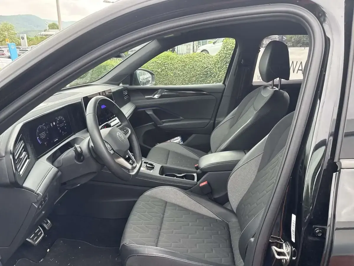 Gebraucht VW Tiguan Goal 150 PS (110 kW) 2025 Grenadillschwarz metallic SUV