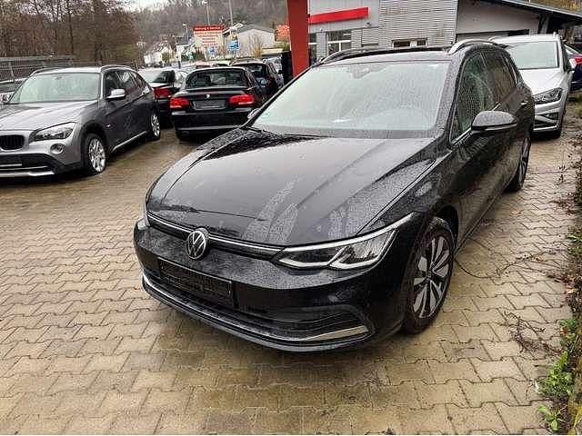 Gebraucht VW Golf VIII Move 150 PS (110 kW) 2024 Deep black perleffekt Kombi