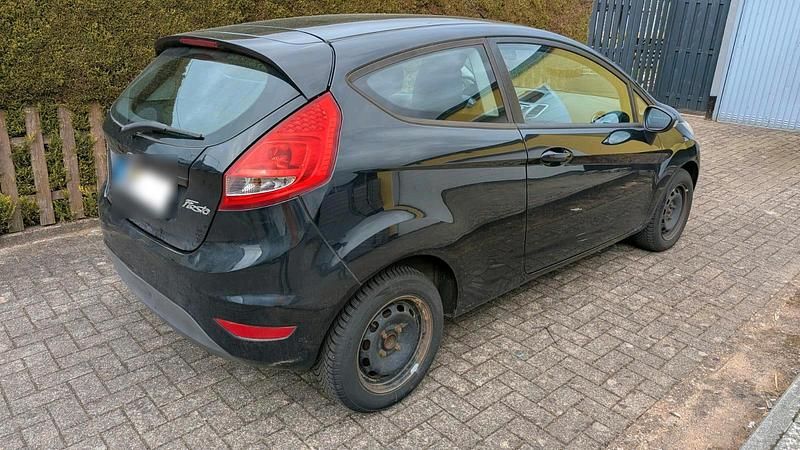 Gebraucht Ford Fiesta Trend 82 PS (60 kW) 2011 Schwarz Kleinwagen