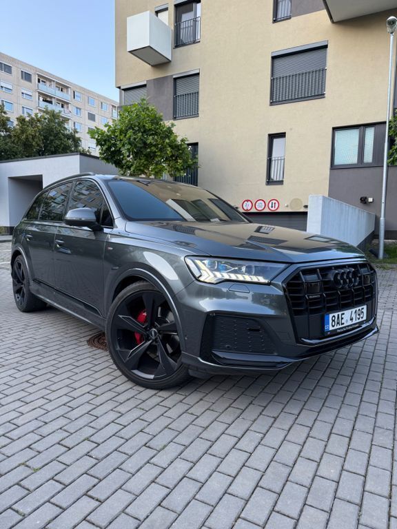 Grau Gebraucht 2020 Audi Q7 S-Line SUV | 53.500 € (Fairer Preis) - Bild 1/4