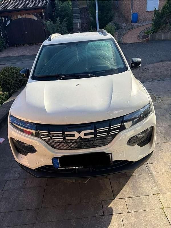 Weiß Gebraucht 2022 Dacia Spring Kleinwagen | 10.900 € (Fairer Preis) - Bild 1/4