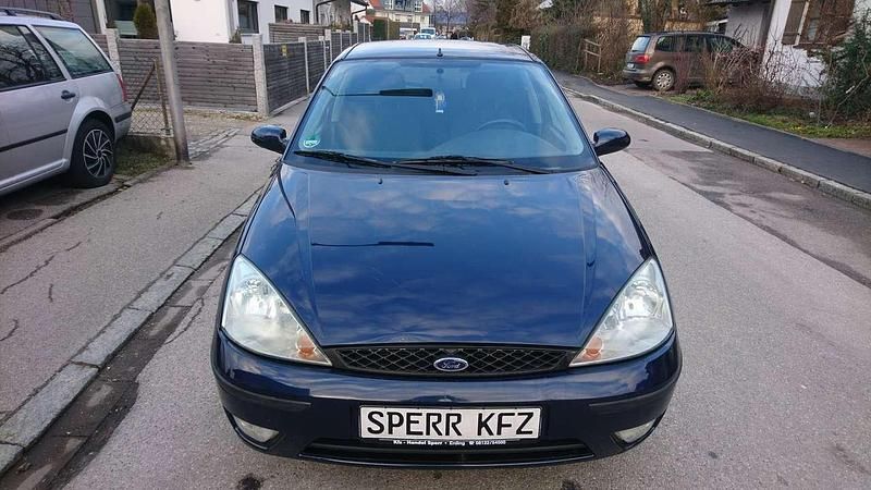 Gebraucht Ford Focus Futura 101 PS (74 kW) 2004 Atlantikblau Limousine