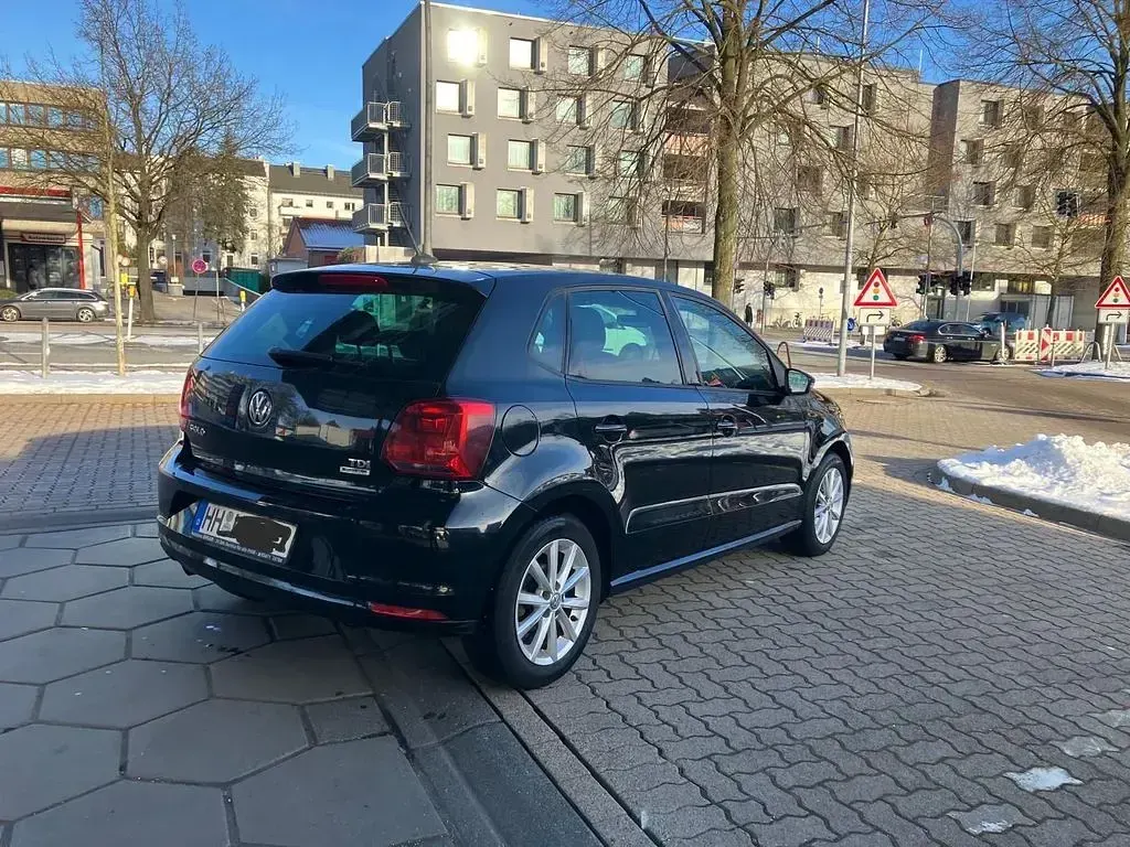 Gebraucht VW Polo LOUNGE 90 PS (66 kW) 2015 Schwarz Limousine