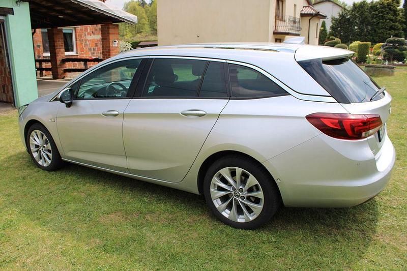 Silber Gebraucht 2017 Opel Astra Innovation Kombi | 10.450 € (Teuer) - Bild 1/4