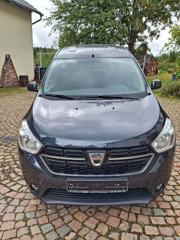 Grau Gebraucht 2019 Dacia Dokker Comfort Van | 10.000 € (Superpreis) - Bild 1/4
