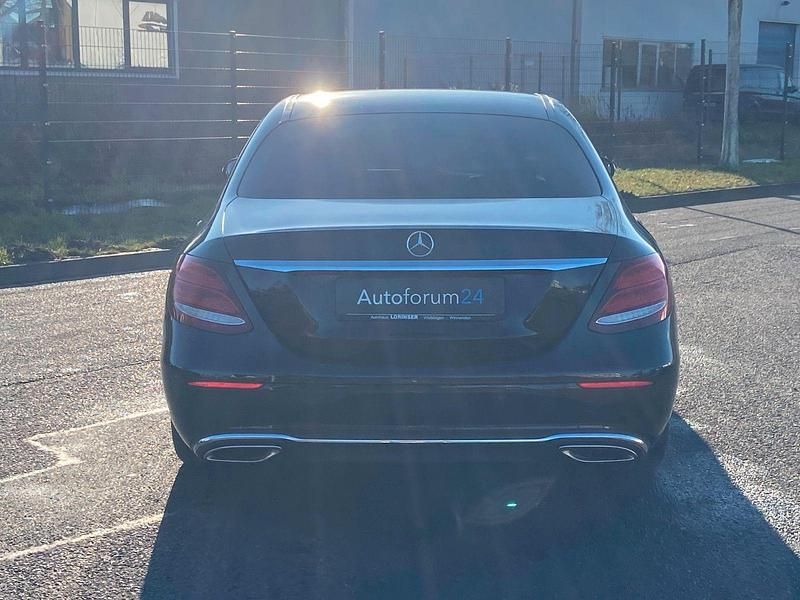 Gebraucht Mercedes E200 184 PS (135 kW) 2016 Schwarz Limousine