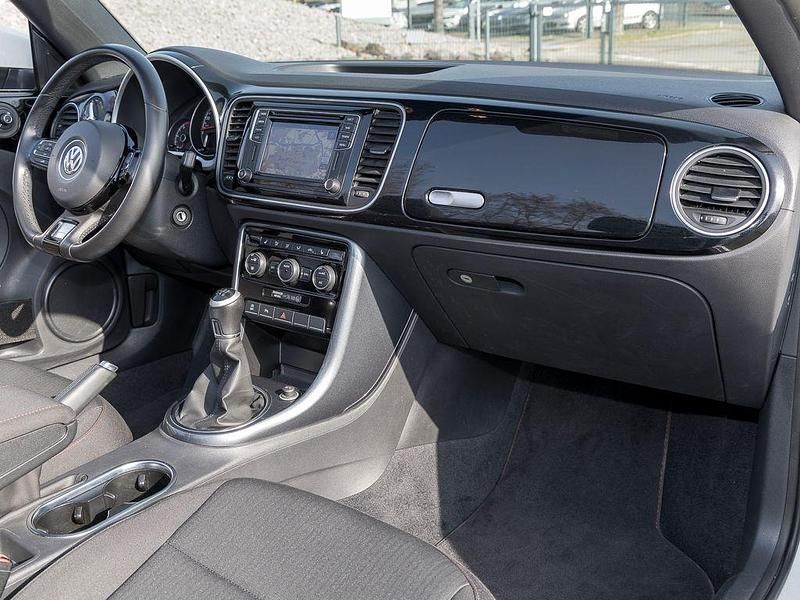 Gebraucht VW Beetle Cabriolet Sound 105 PS (77 kW) 2017 Pure white Cabrio