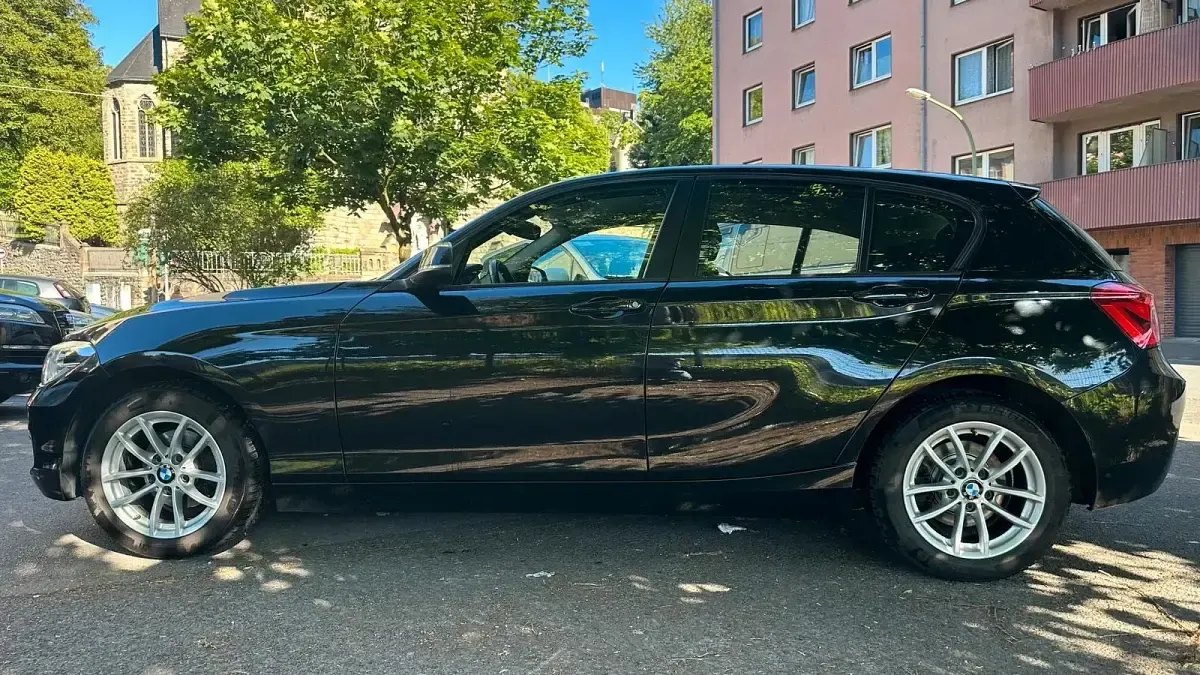 Gebraucht BMW 116 116 PS (85 kW) 2016 Schwarz Kleinwagen