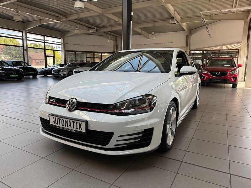 Pure white Gebraucht 2017 VW Golf VII Business Limousine | 19.890 € (Fairer Preis) - Bild 1/4