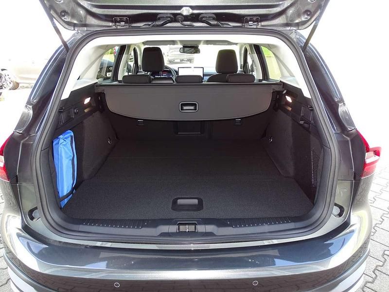 Neu Ford Focus Active X 155 PS (114 kW) 2026 Magneticgrau (metallic) Kombi