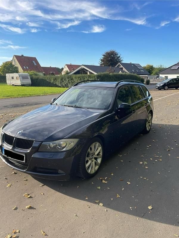 Schwarz Gebraucht 2008 BMW 320 M Sport Kombi | 3.950 € (Superpreis) - Bild 1/4