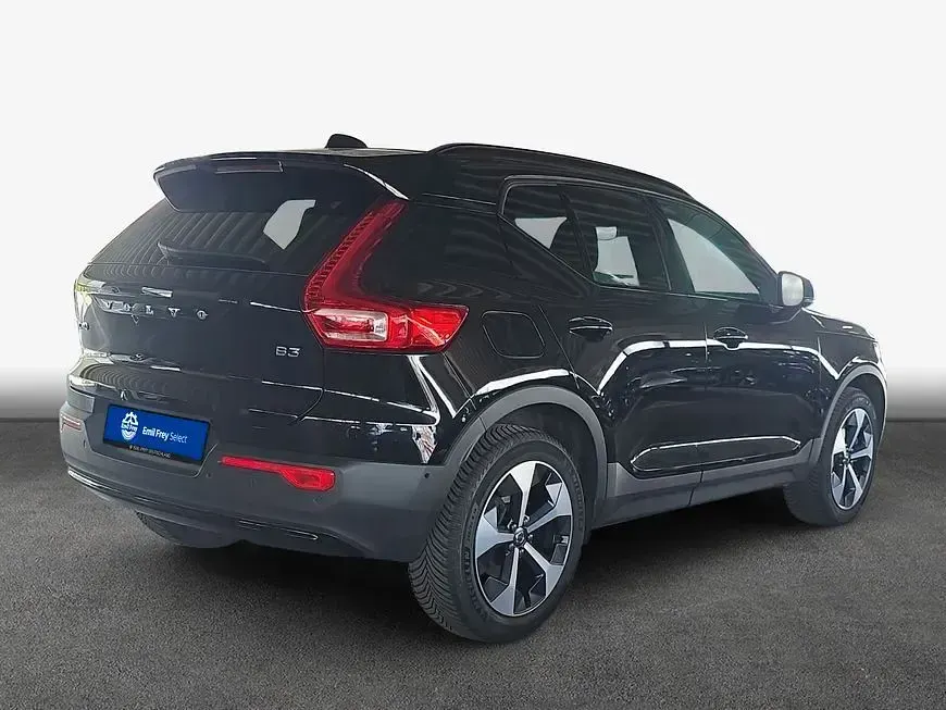 Gebraucht Volvo XC40 Plus 163 PS (119 kW) 2025 Onyx schwarzmetallic SUV
