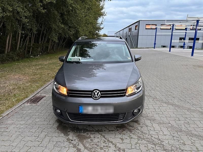 Grau Gebraucht 2010 VW Touran Van / Kleinbus | 5.200 € (Fairer Preis) - Bild 1/4