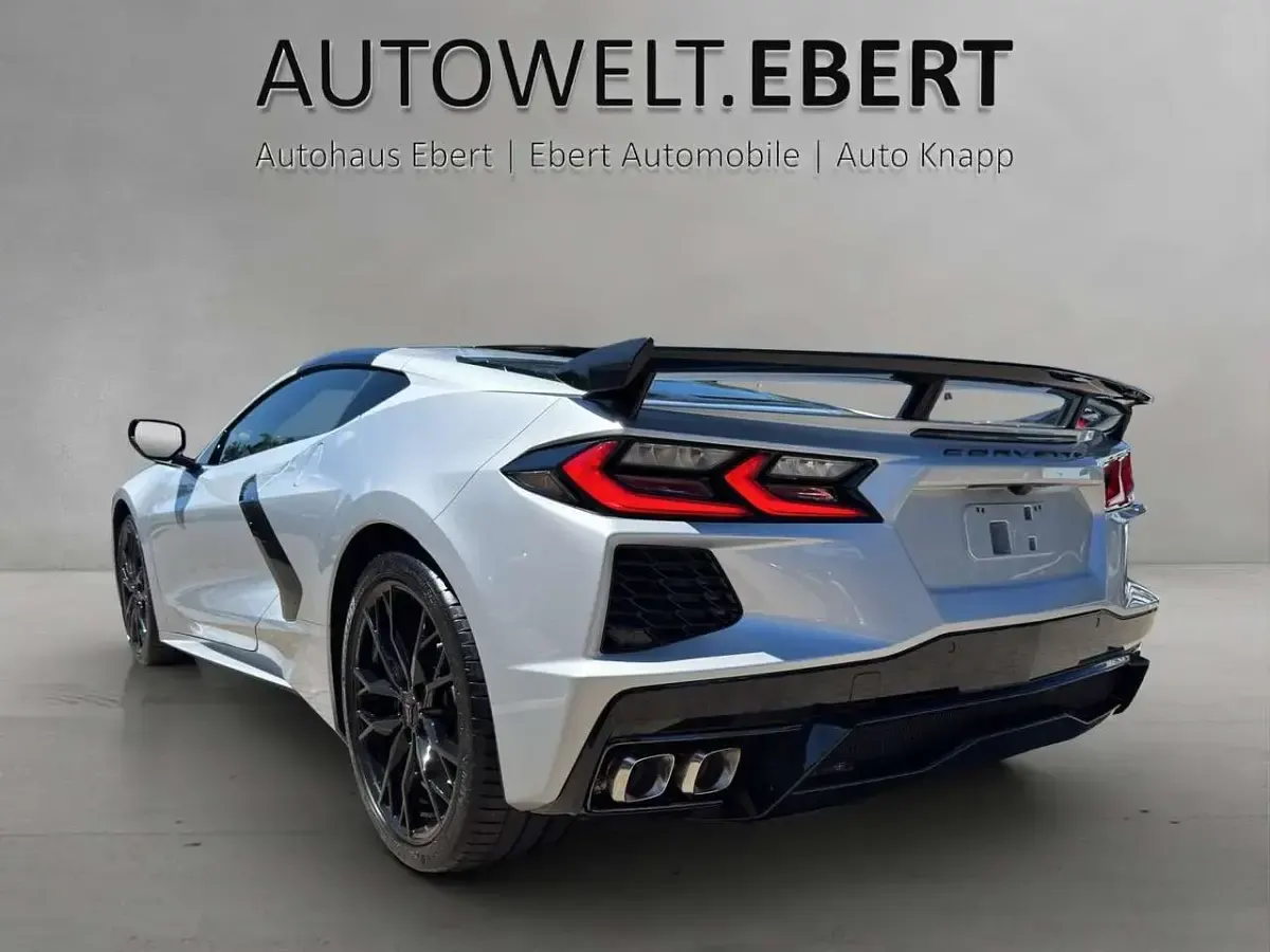 Neu Corvette C8 481 PS (353 kW) 2026 Silber Coupé