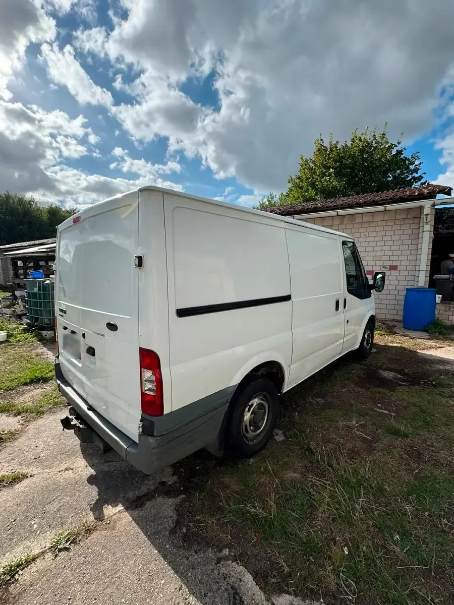 Gebraucht Ford Transit 85 PS (62 kW) 2009 Weiß Van