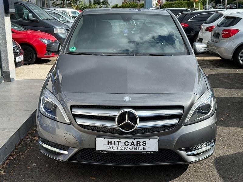 Gebraucht Mercedes 180 122 PS (89 kW) 2014 Grau Limousine