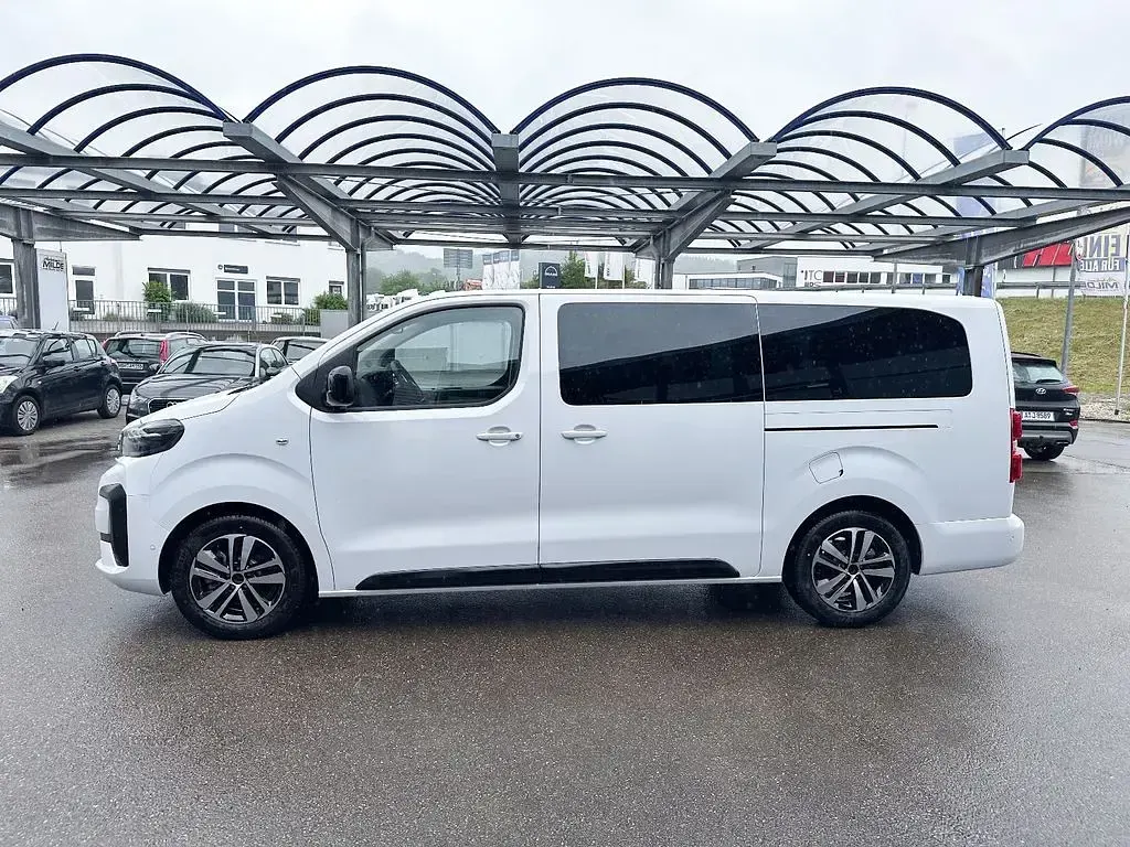 Neu Peugeot Traveller 179 PS (131 kW) 2026 Weiß Van / Kleinbus